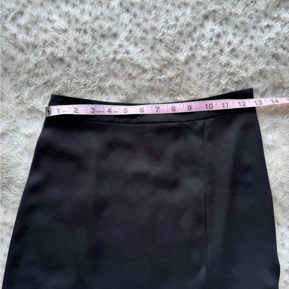 BCBGeneration Size 0 Black front slit midi skirt - Picture 7 of 8